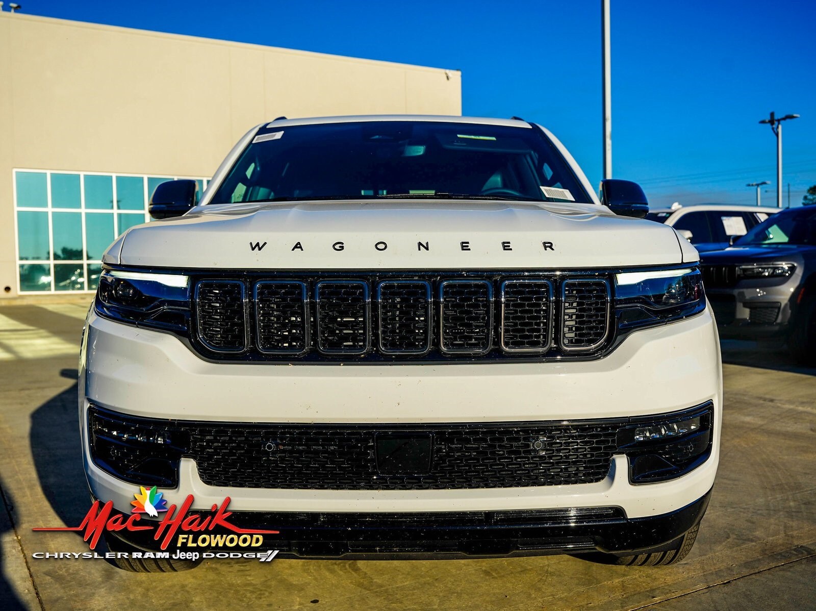 2025 Jeep Wagoneer L Carbide photo 3