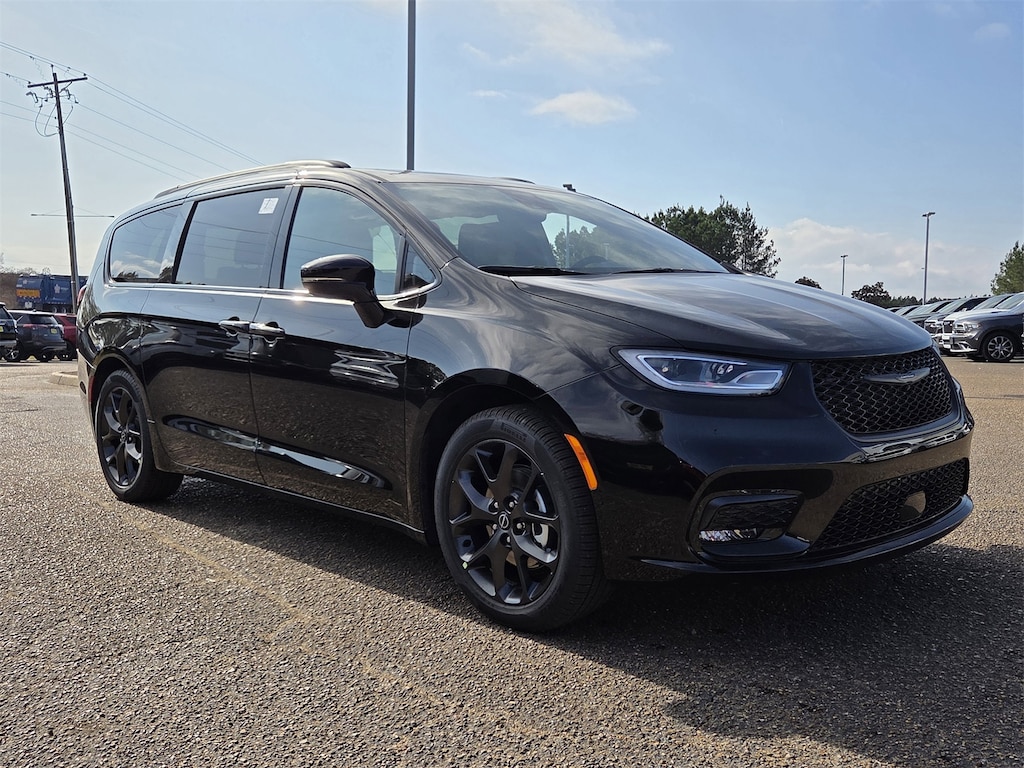 New 2026 Chrysler Pacifica Limited Passenger Van