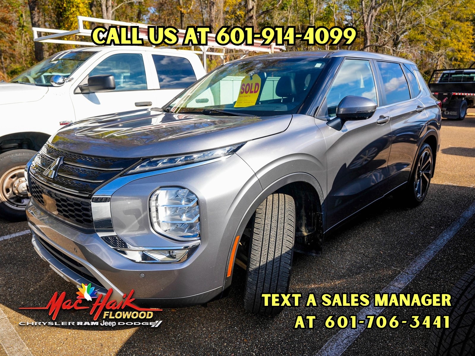 2022 Mitsubishi Outlander SE's photo