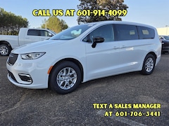 2026 Chrysler Pacifica Select Passenger Van