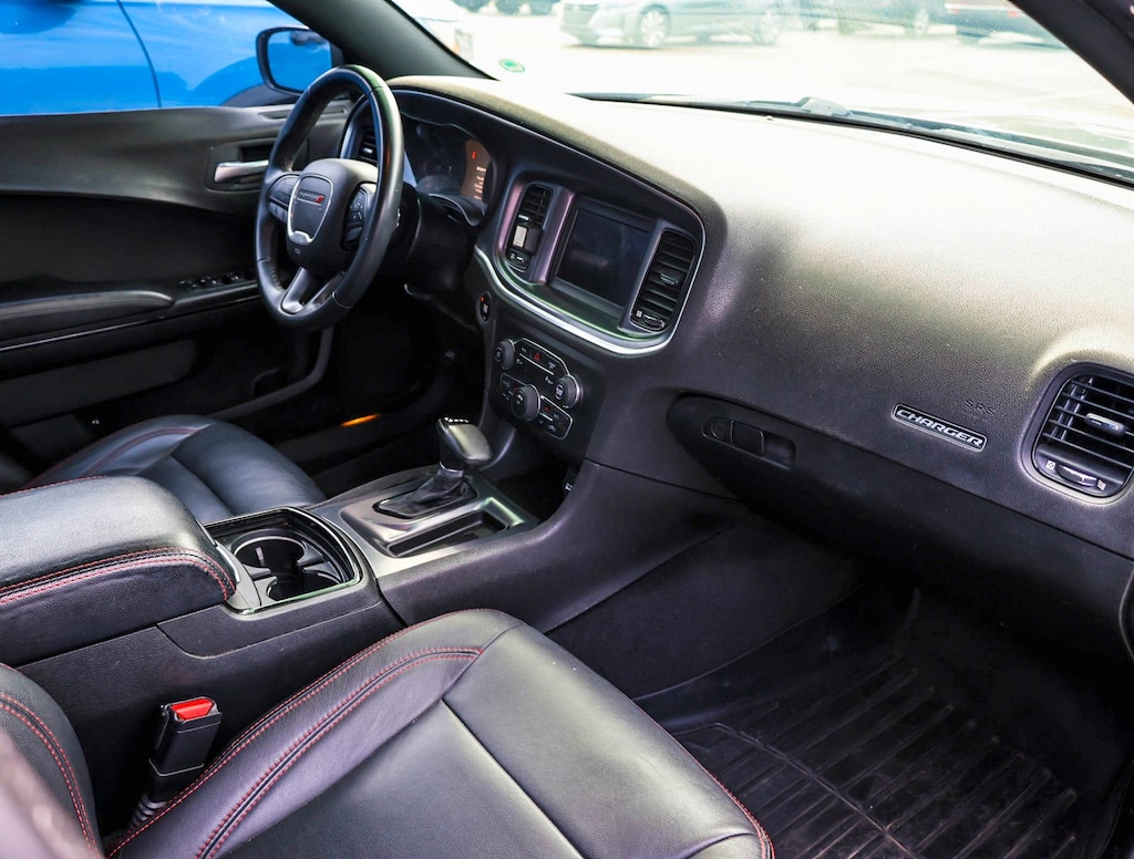 Used 2018 Dodge Charger SXT Sedan