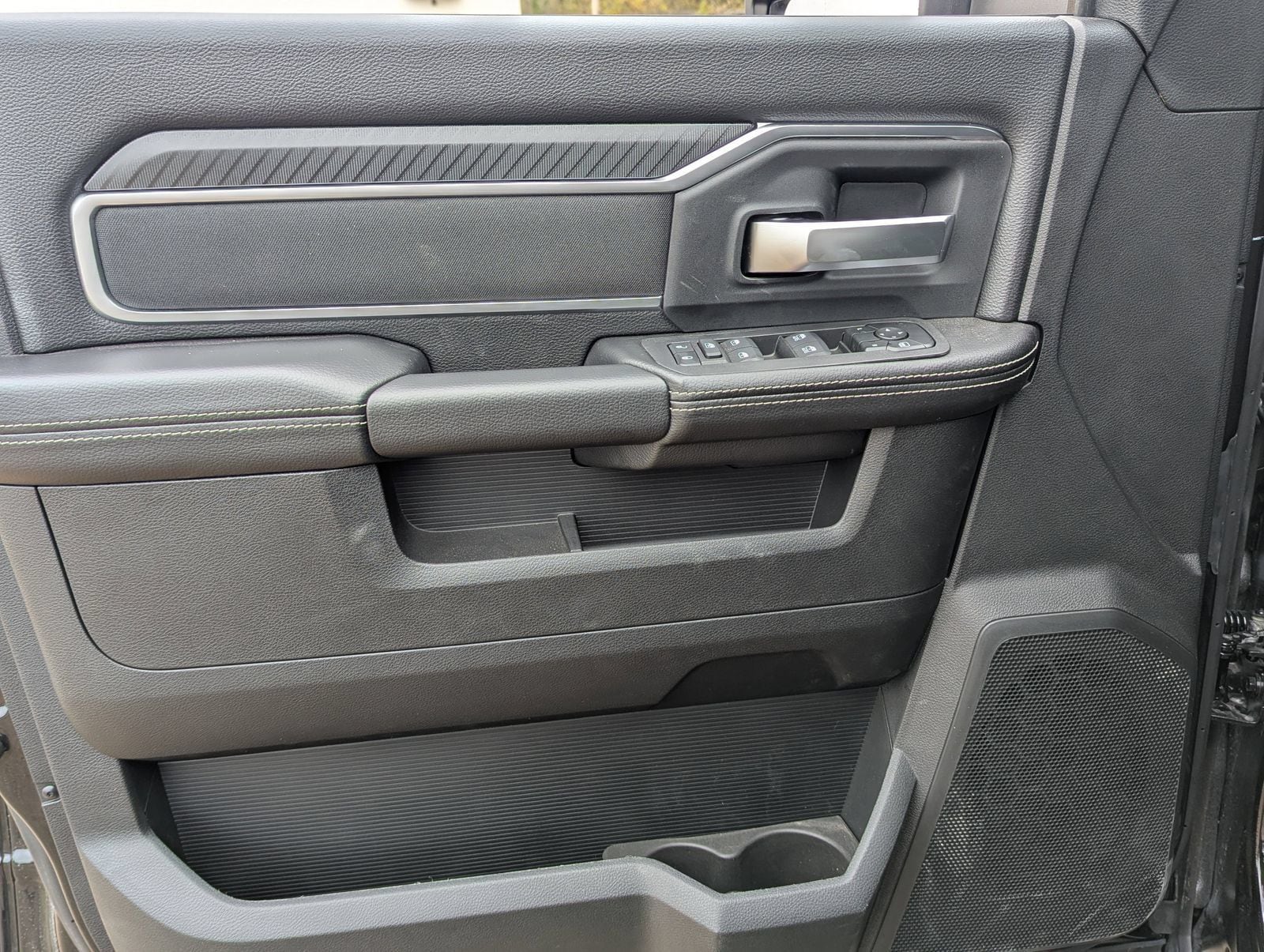 2026 RAM 3500 Chassis Big Horn - Photo 17