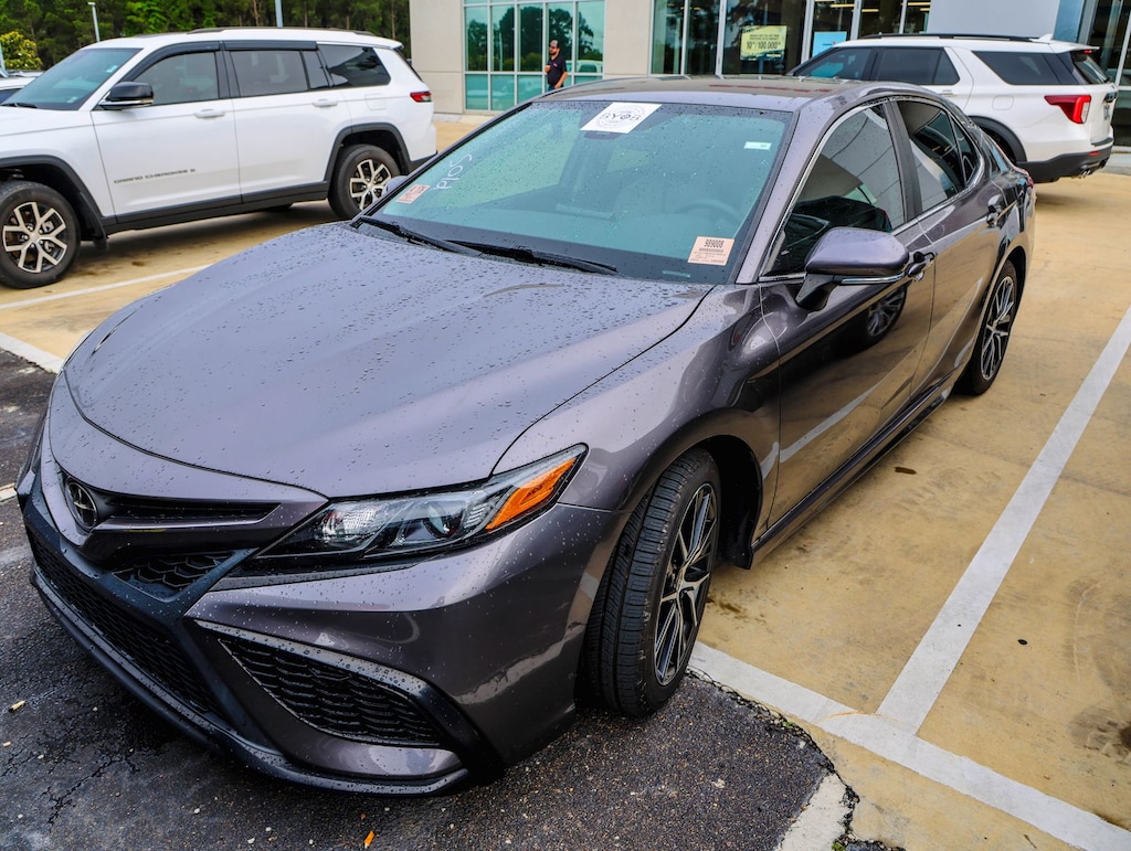Used 2023 Toyota Camry SE Sedan