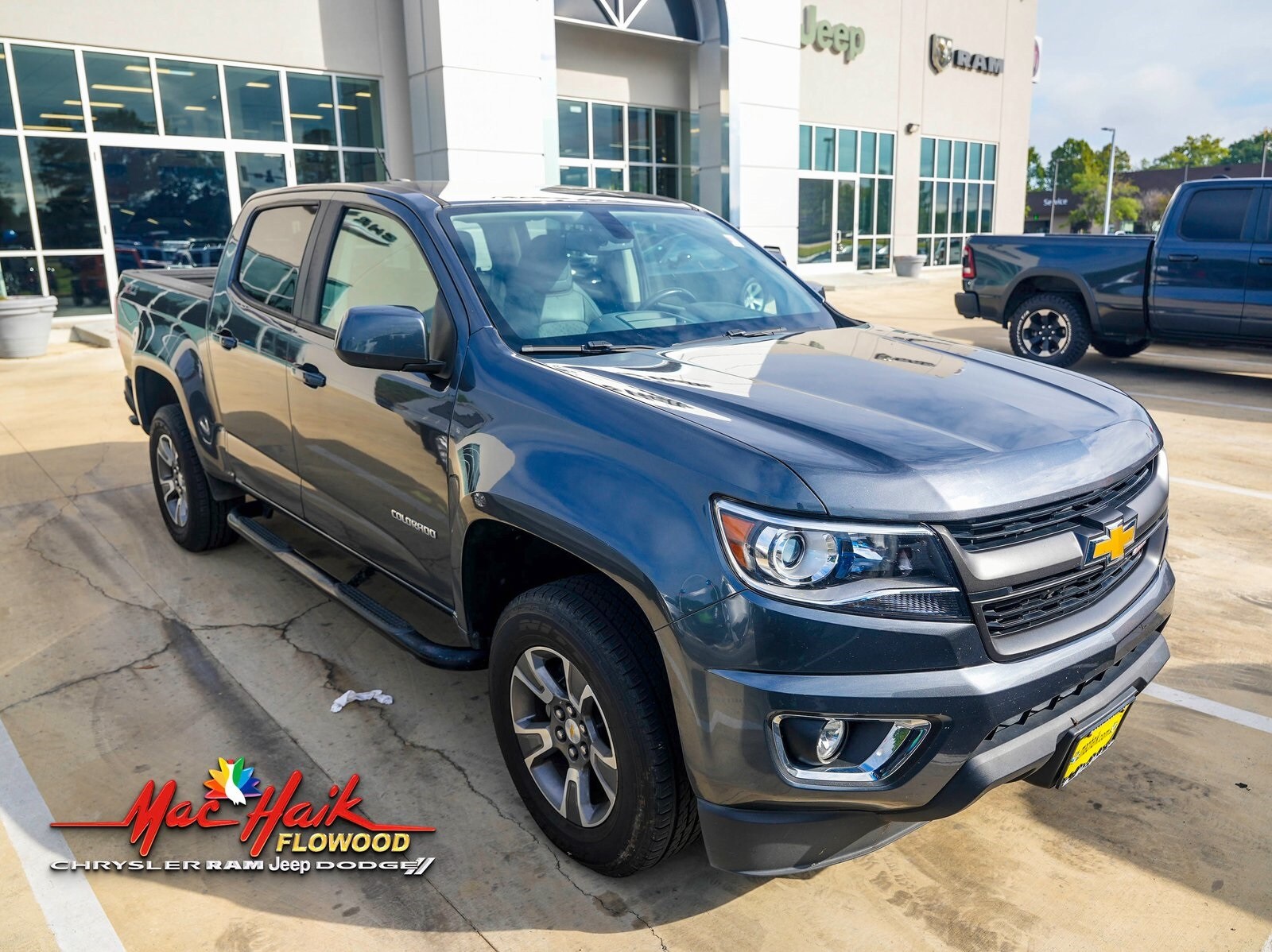 2017 Chevrolet Colorado Z71 photo 2