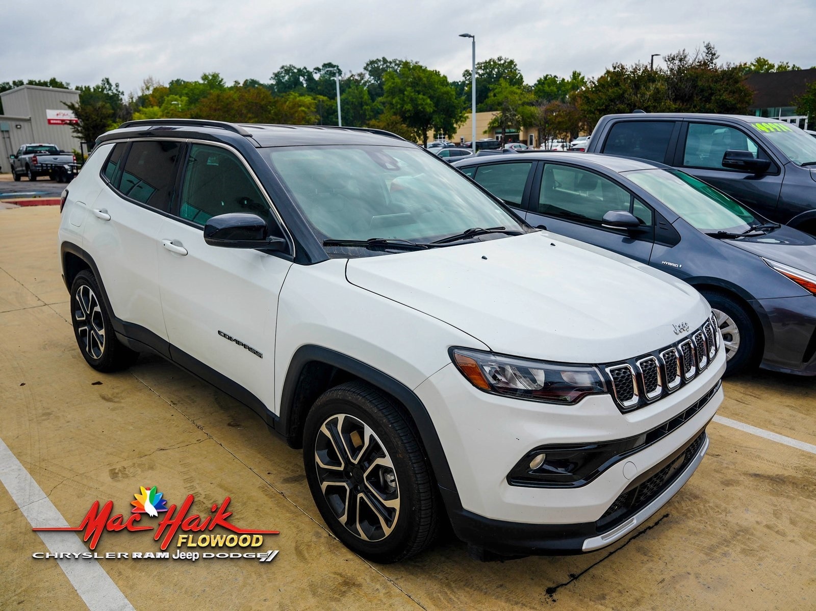 2023 Jeep Compass Limited photo 2