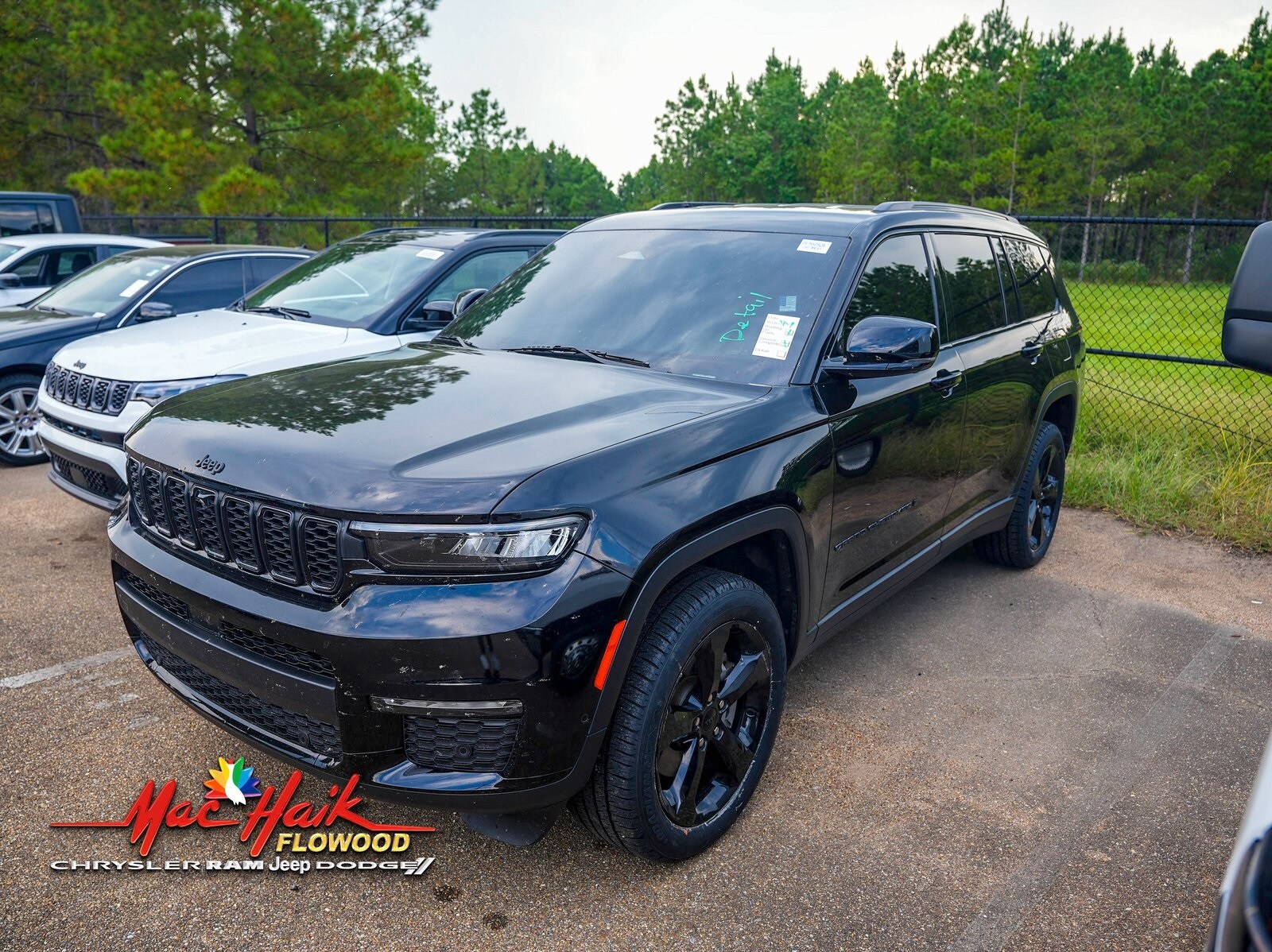 2023 Jeep Grand Cherokee Limited photo 3