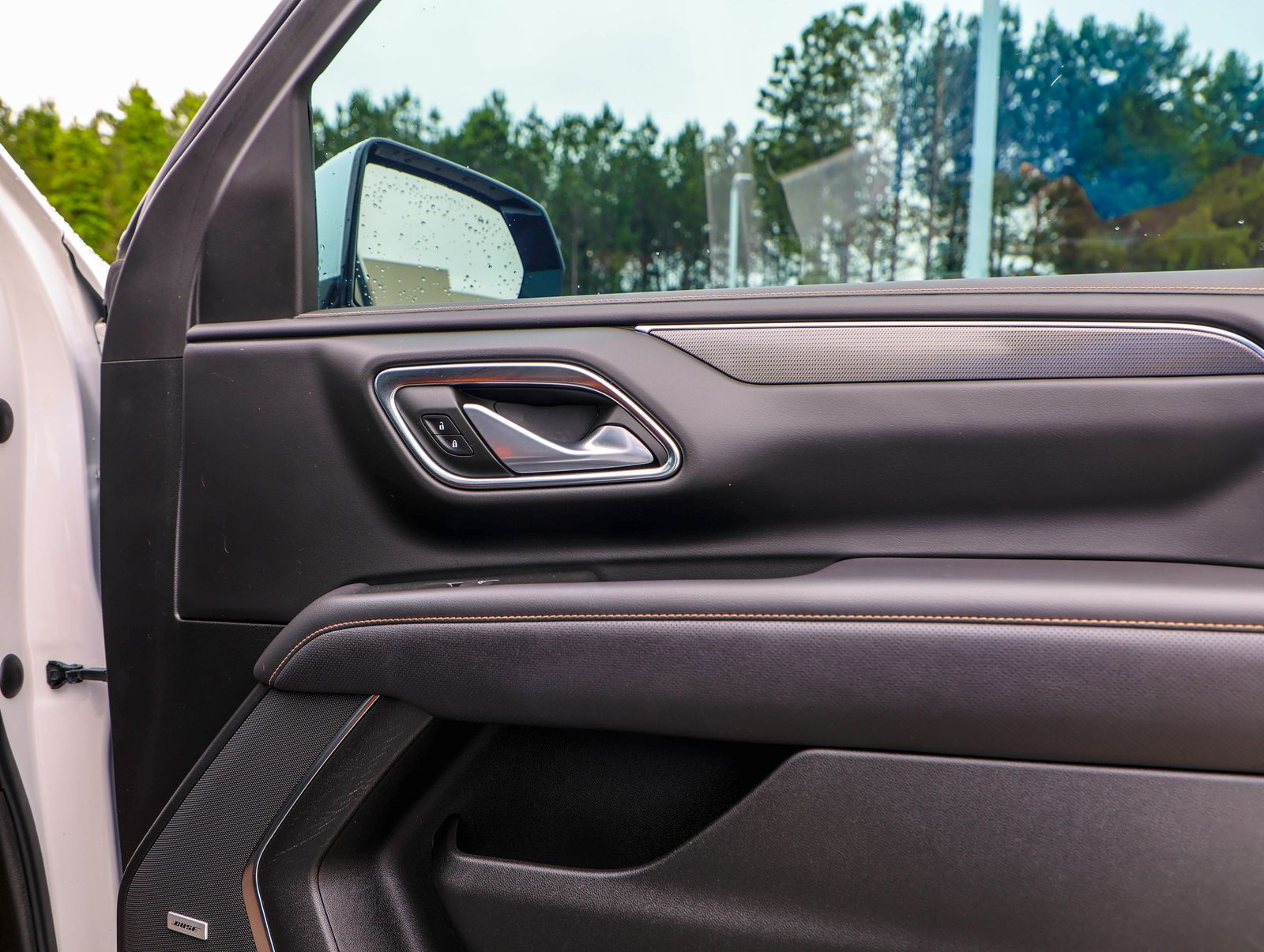 2022 GMC Yukon AT4 - Photo 17