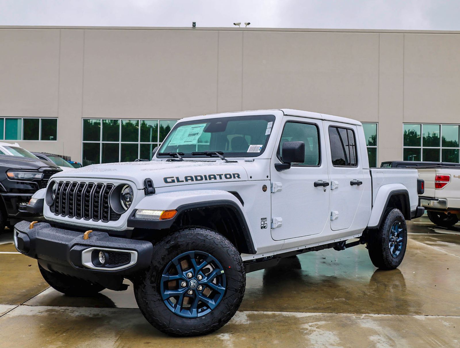 2026 Jeep Gladiator 85th Anniversary Edition Auto's photo