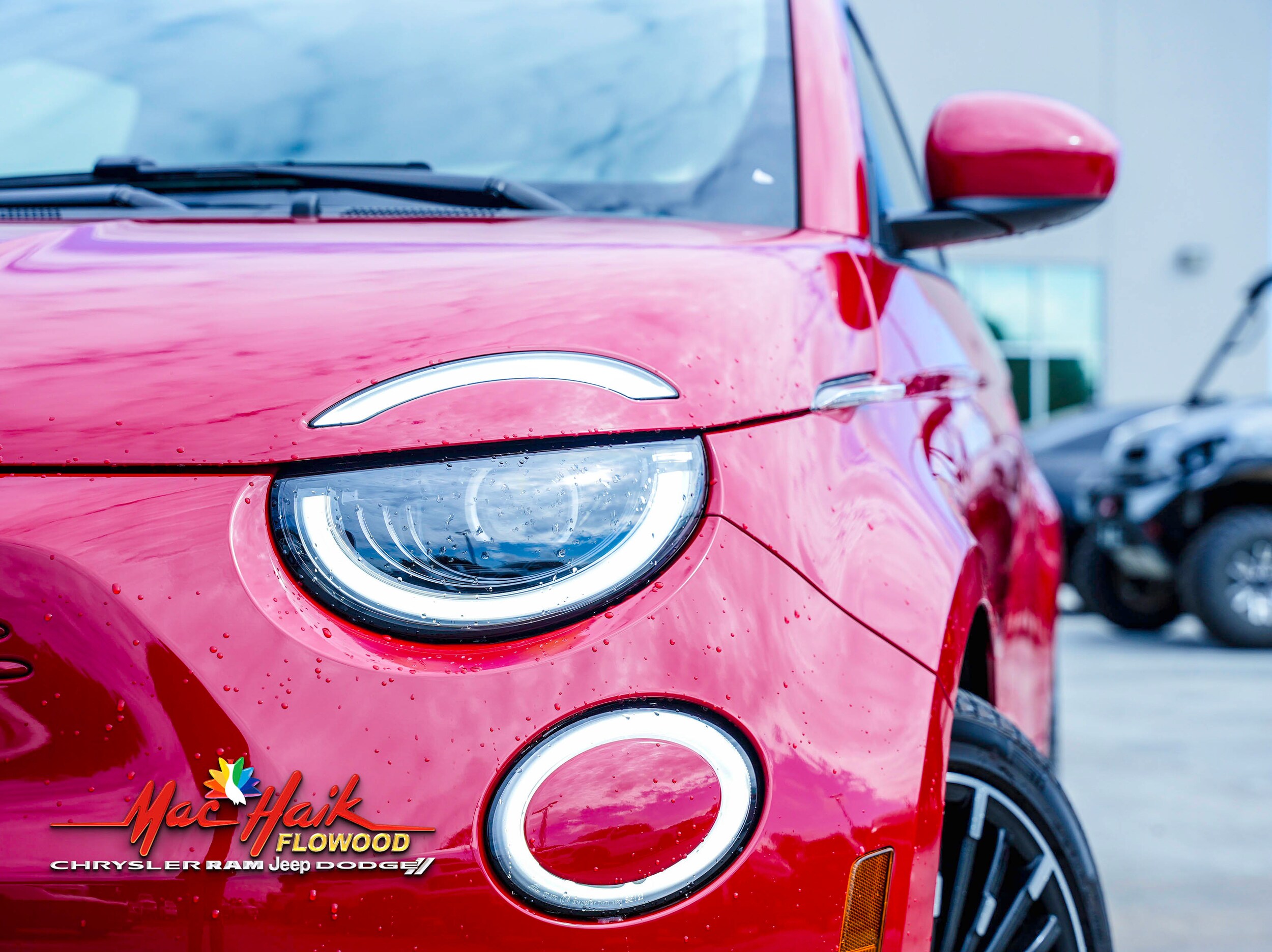 2024 Fiat 500e Red photo 2