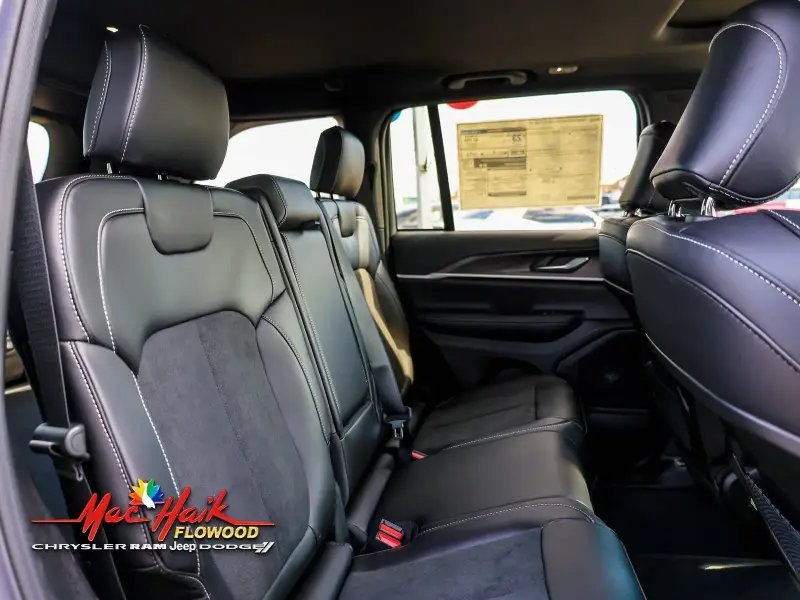Grand Cherokee Interior