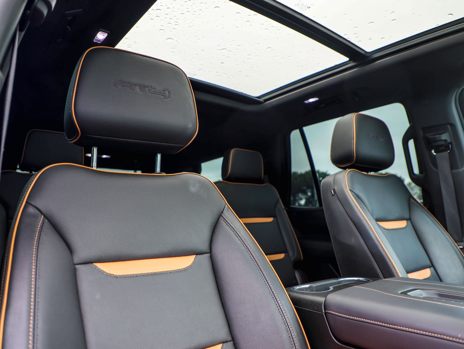 2022 GMC Yukon AT4 - Photo 19