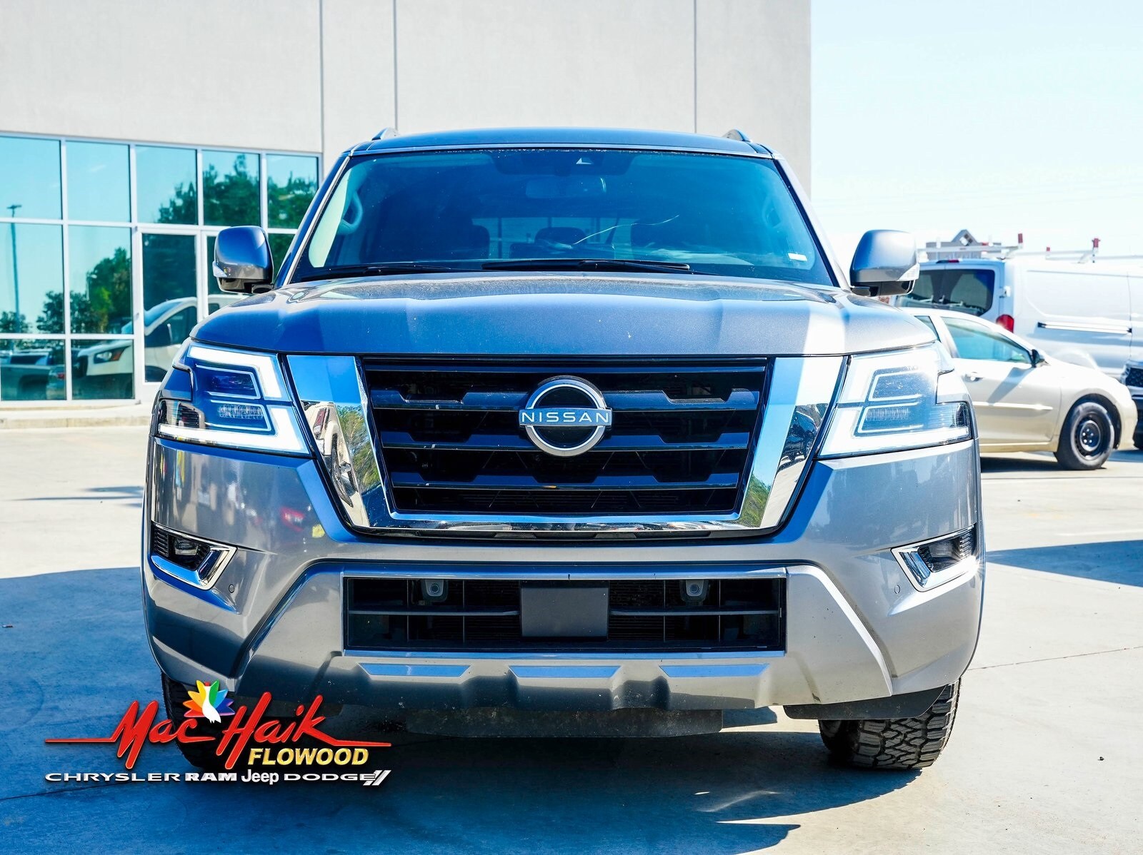 2023 Nissan Armada SV photo 3