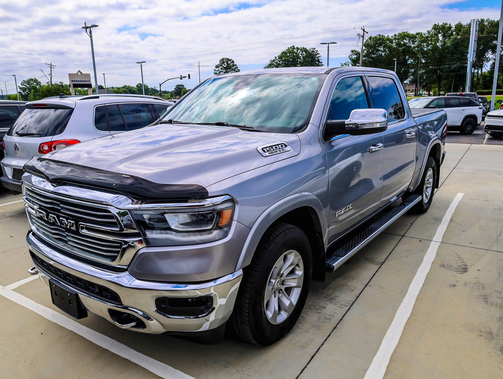 2019 RAM 1500 Laramie 4x4 Crew Cab 5'7's photo