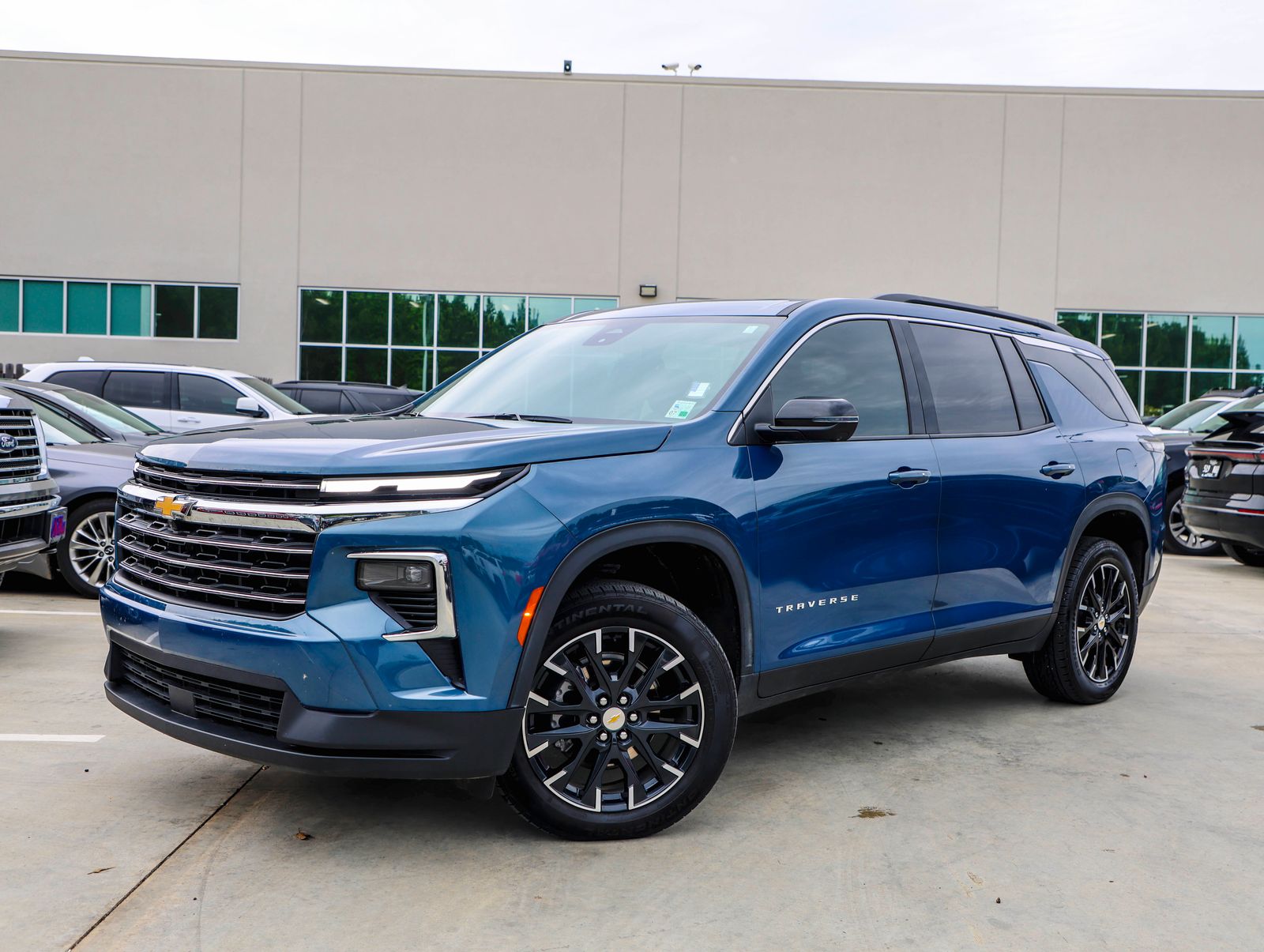 2024 Chevrolet Traverse FWD LT's photo
