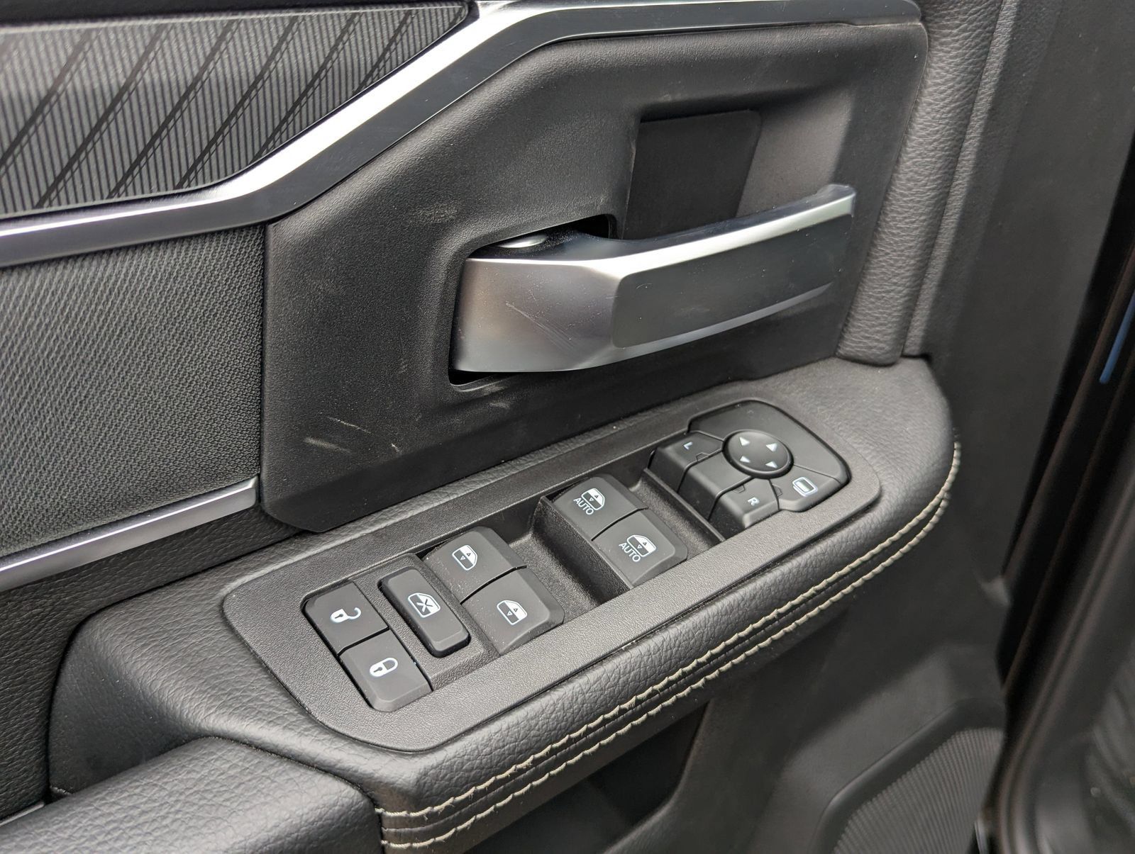 2026 RAM 3500 Chassis Big Horn - Photo 18
