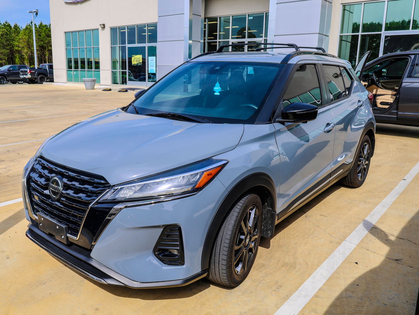 2021 Nissan Kicks SR