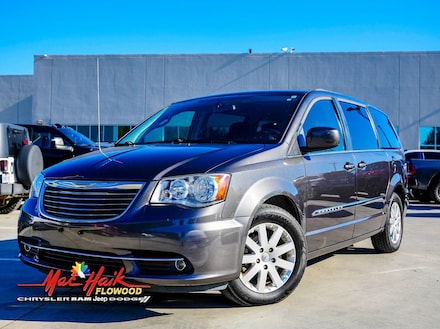 2016 Chrysler Town & Country Touring Minivan/Van