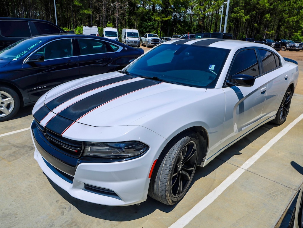 Used 2018 Dodge Charger SXT Sedan