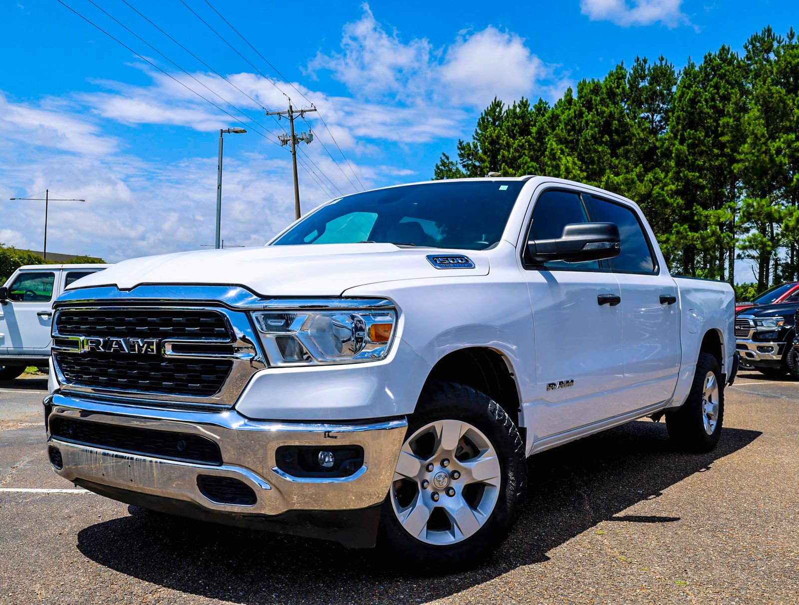 2024 RAM 1500 Big Horn/Lone Star 4x4 Crew Cab 5'7's photo