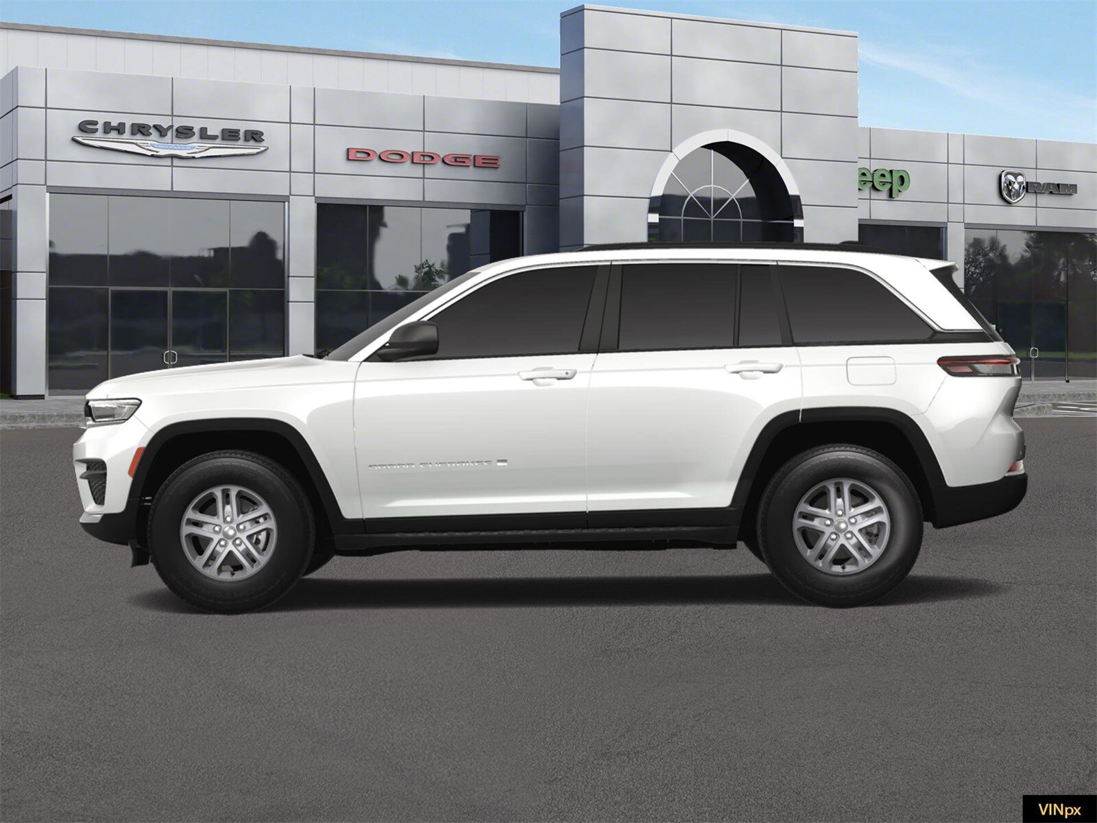 2025 Jeep Grand Cherokee Laredo photo 3