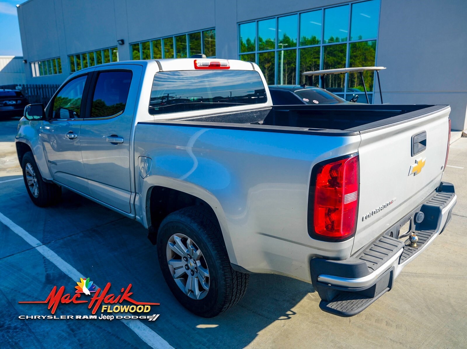 2018 Chevrolet Colorado LT photo 3