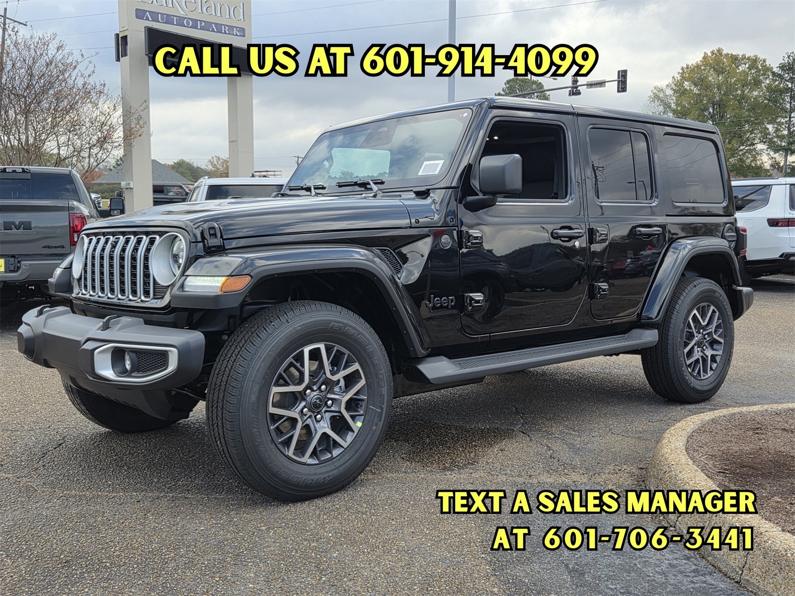 2026 Jeep Wrangler 4-Door Sahara's photo