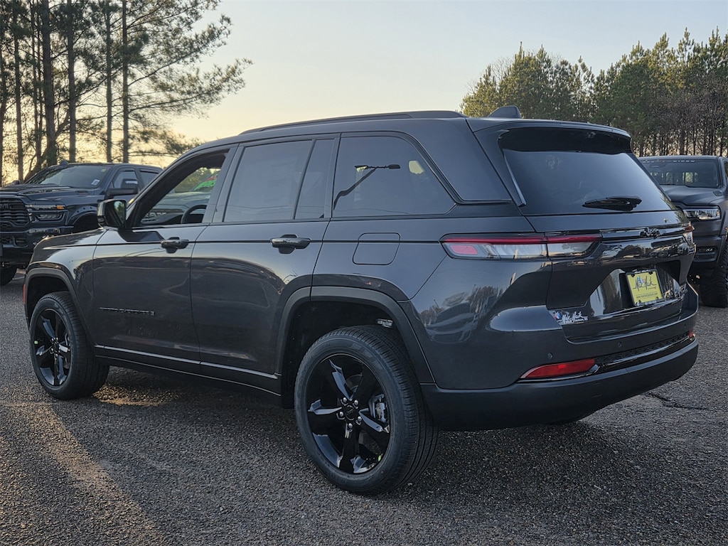 New 2025 Jeep Grand Cherokee LIMITED 4X2 Sport Utility