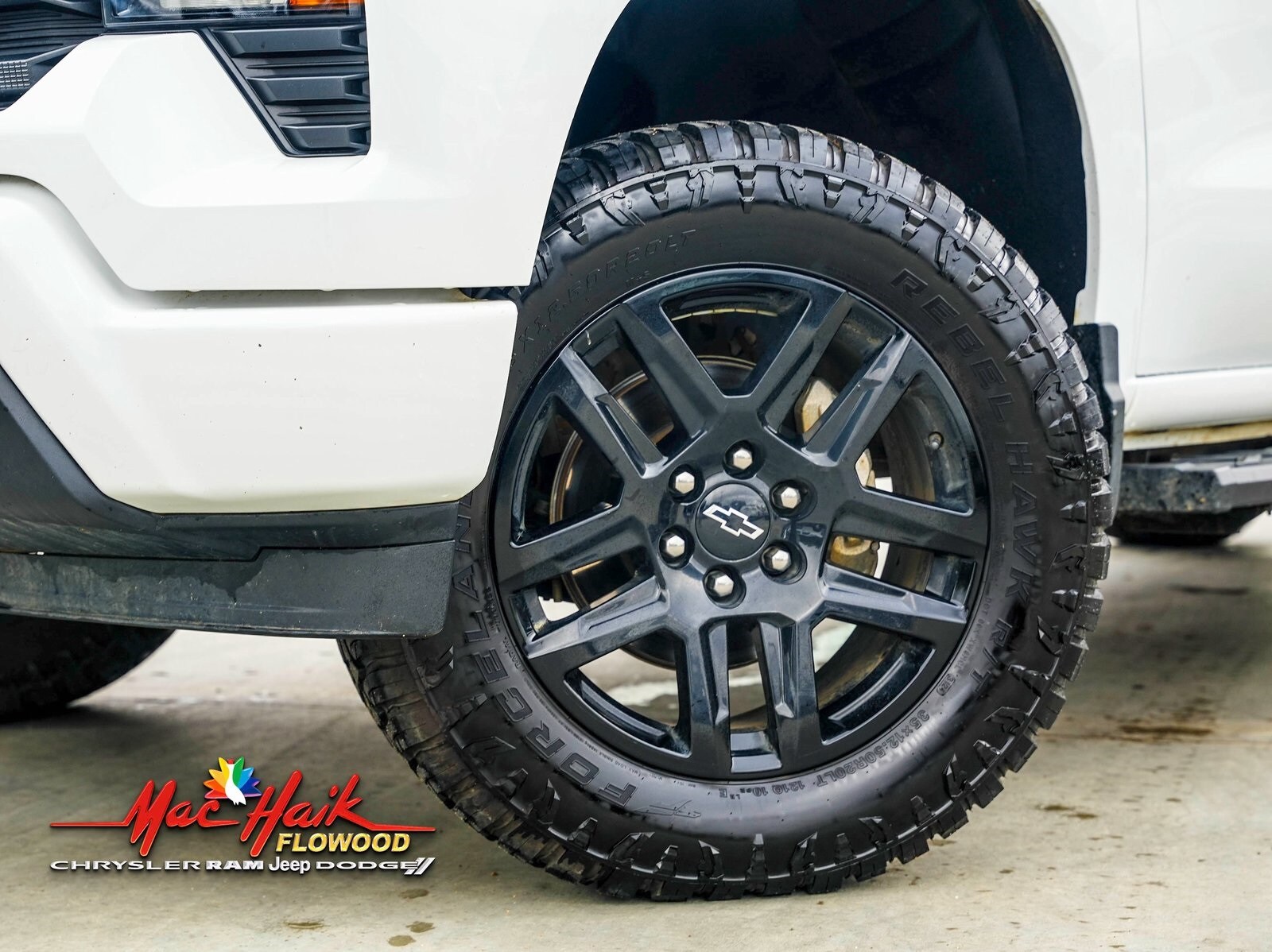 2024 Chevrolet Silverado 1500 Custom photo 2