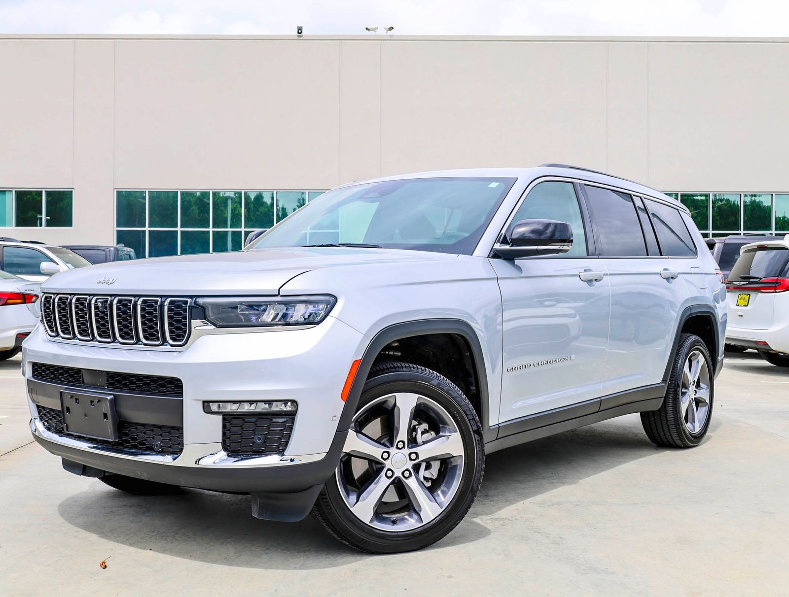 2024 Jeep Grand Cherokee L Limited 4x4's photo