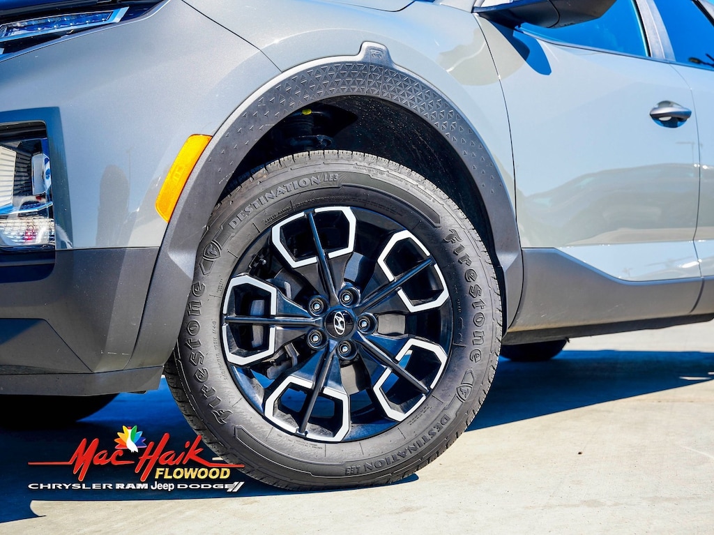 Used 2023 Hyundai Santa Cruz SE Truck