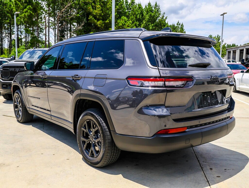 Used 2026 Jeep Grand Cherokee L Laredo SUV