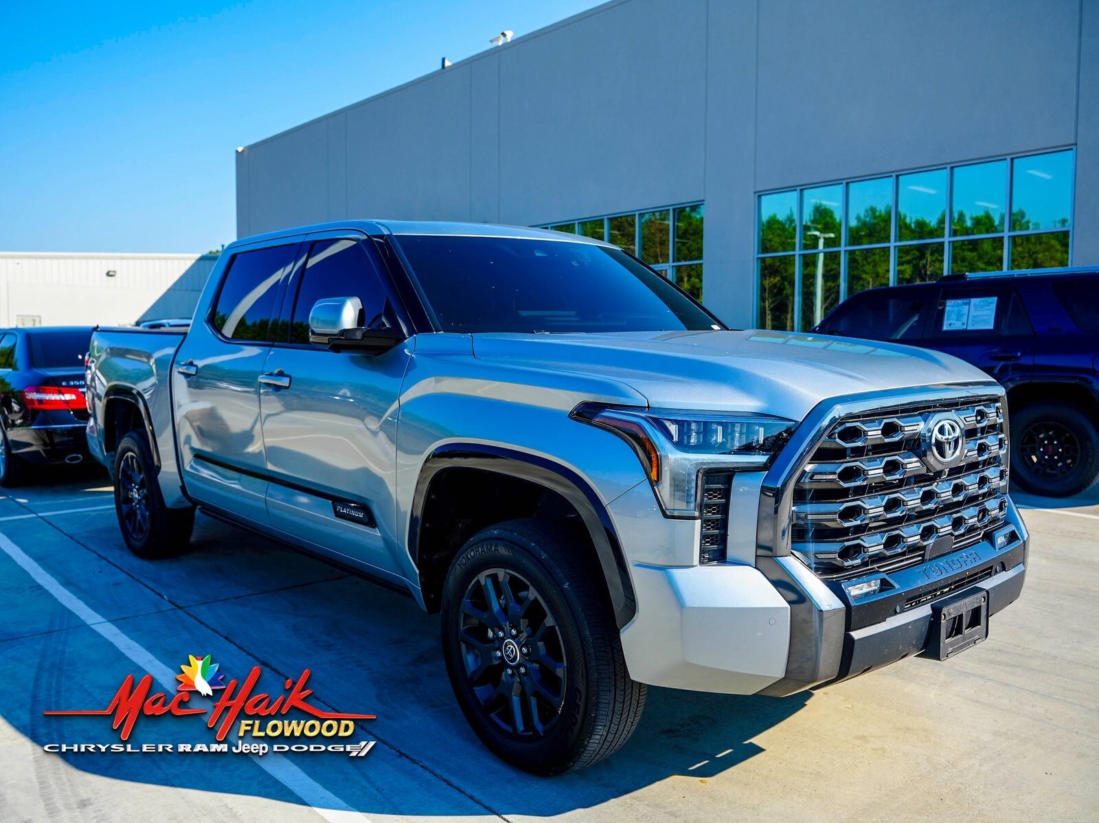 2023 Toyota Tundra Platinum photo 2