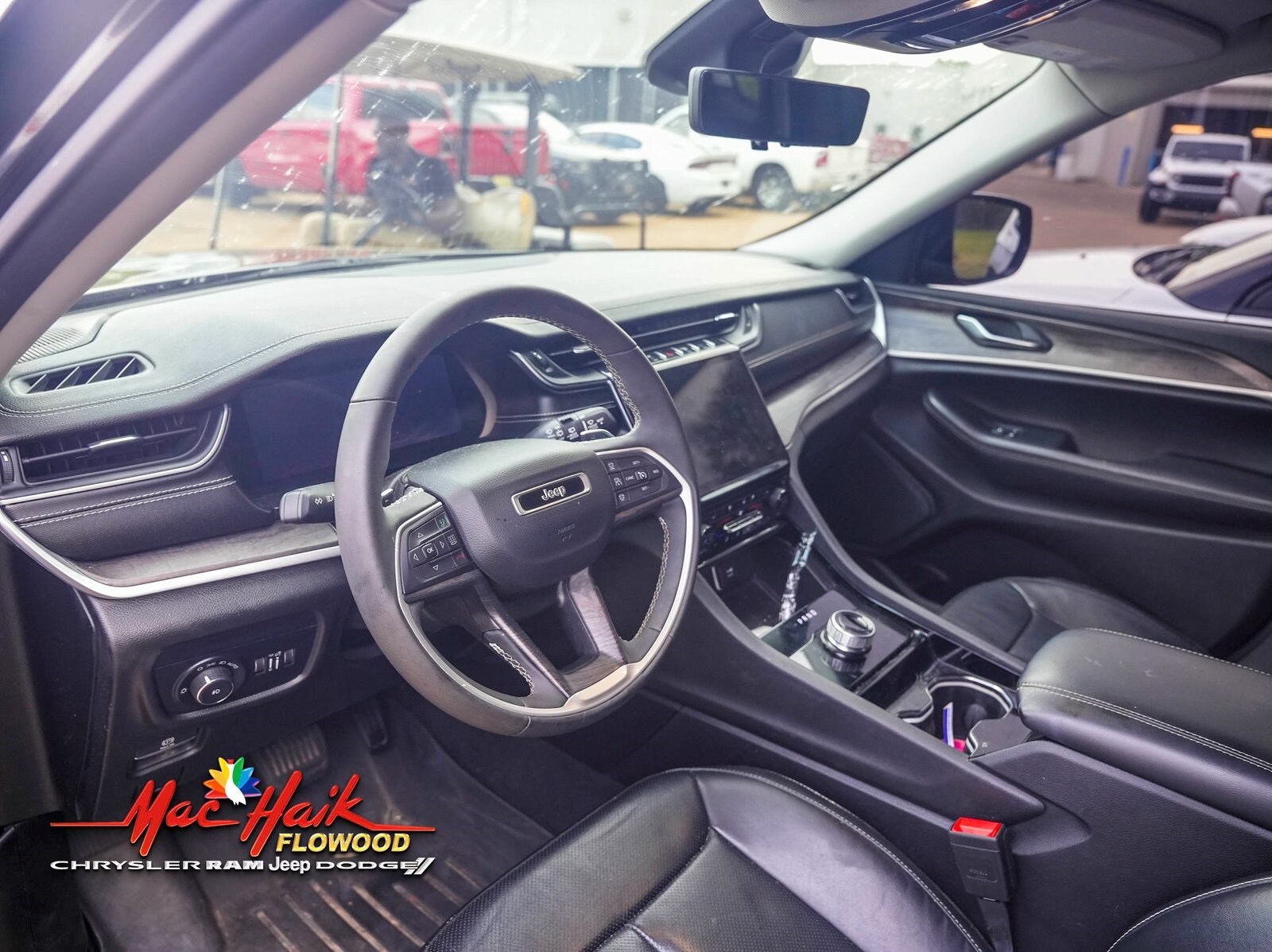 2023 Jeep Grand Cherokee Limited photo 2