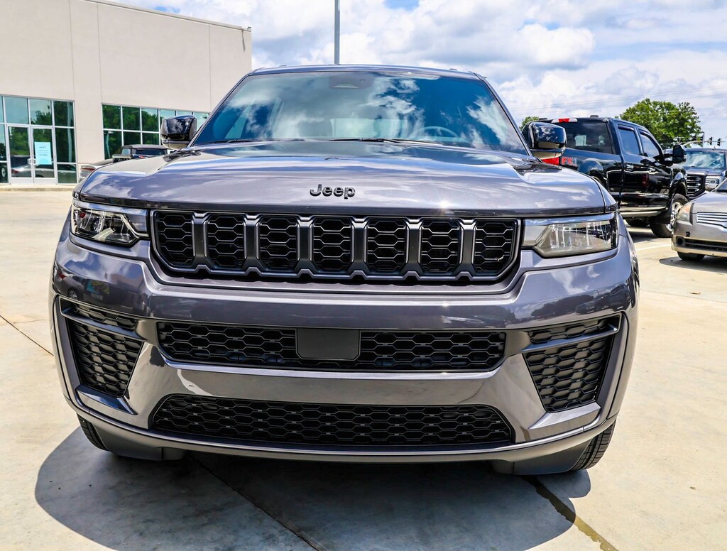 Used 2026 Jeep Grand Cherokee L Laredo SUV