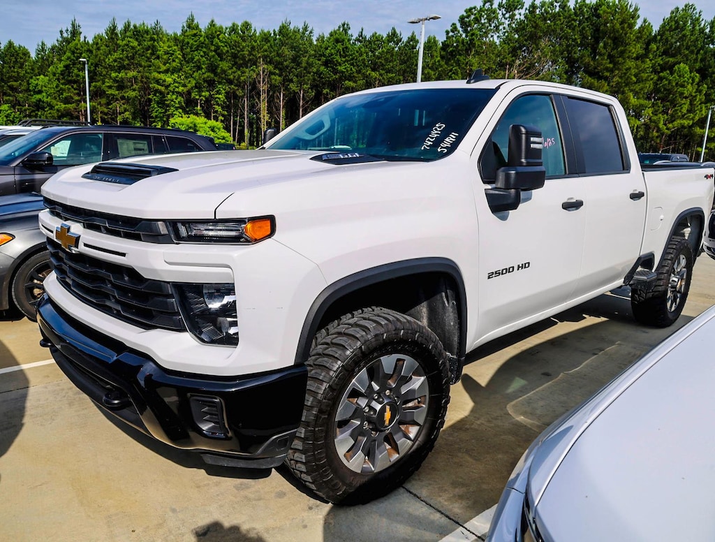 Used 2024 Chevrolet Silverado 2500HD Custom Truck