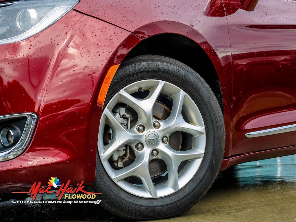 Used 2020 Chrysler Pacifica Limited Minivan/Van