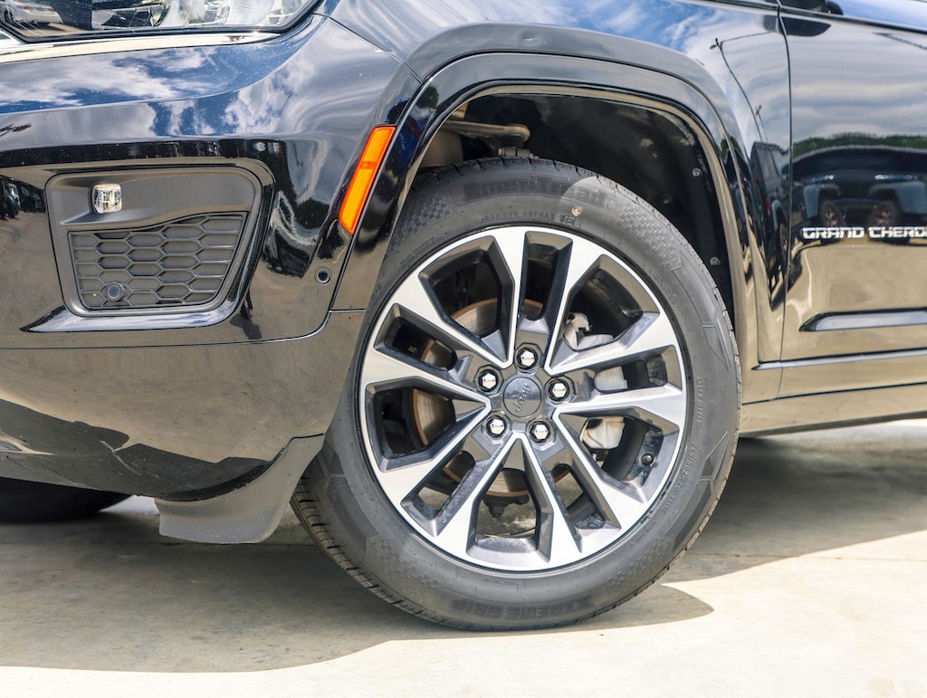 Used 2023 Jeep Grand Cherokee Overland SUV