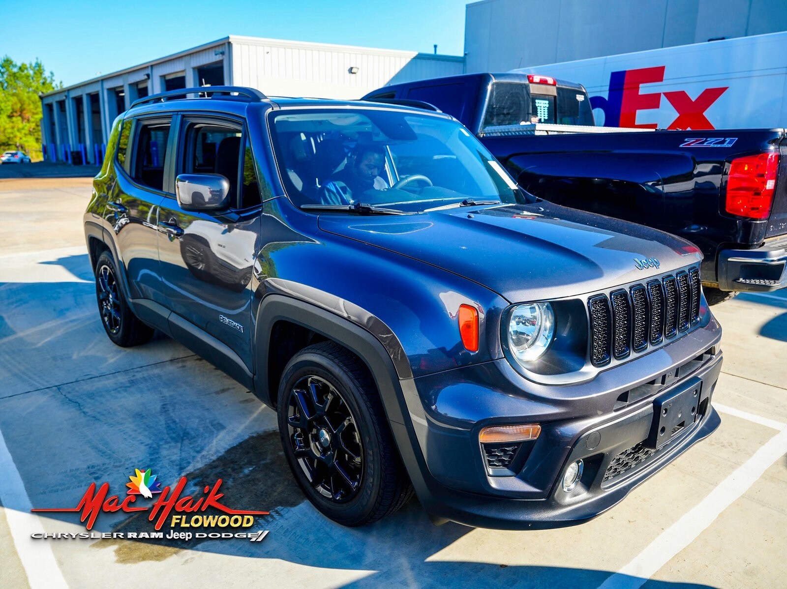 2019 Jeep Renegade Latitude photo 2