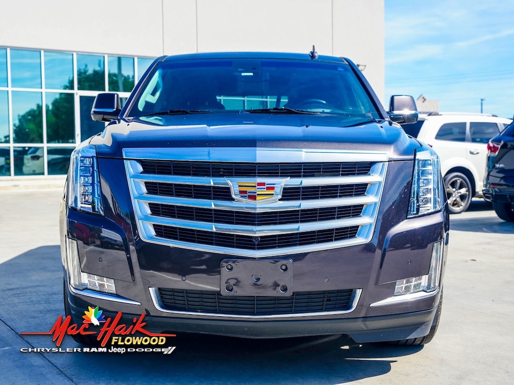 Used 2018 Cadillac Escalade Luxury SUV
