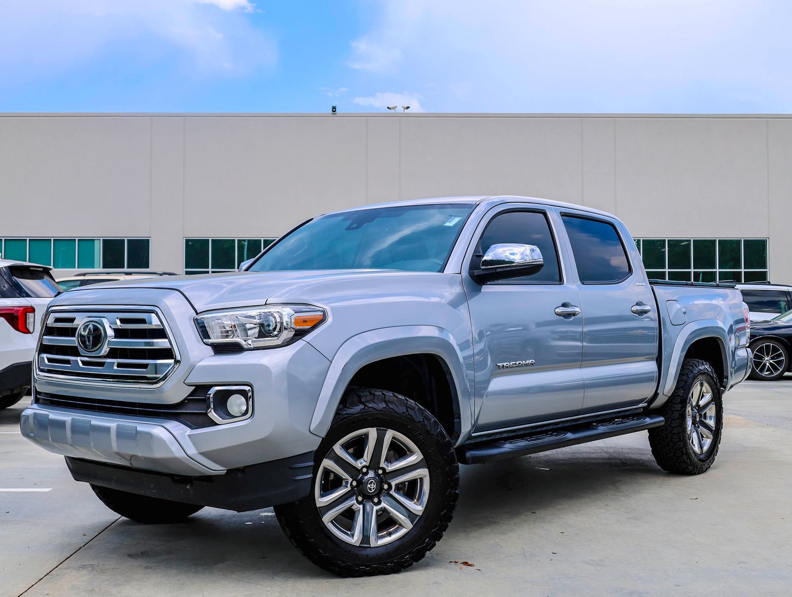 2019 Toyota Tacoma Limited Double Cab 4WD V6 Auto Short Bed's photo