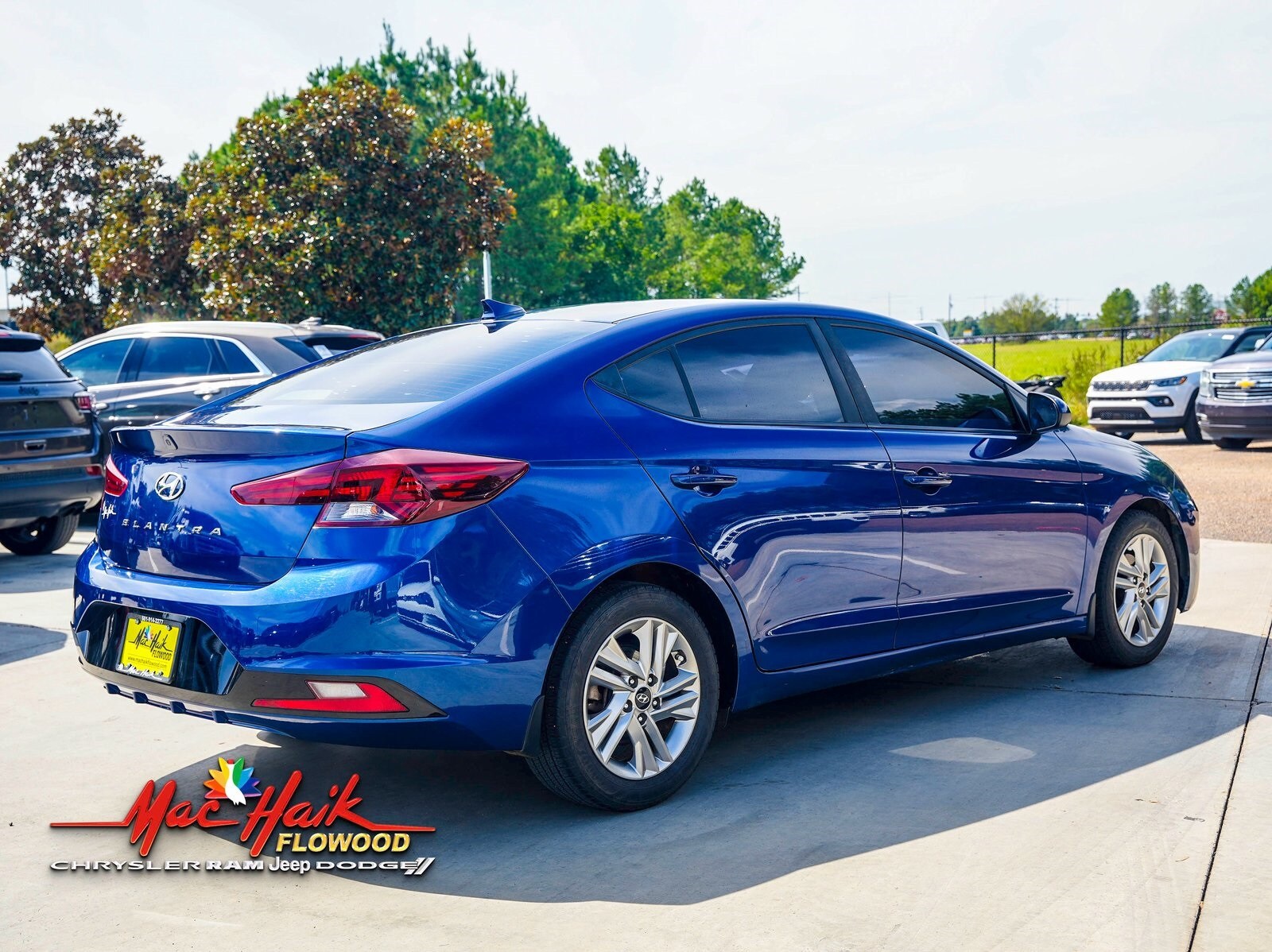 2020 Hyundai Elantra SEL photo 3