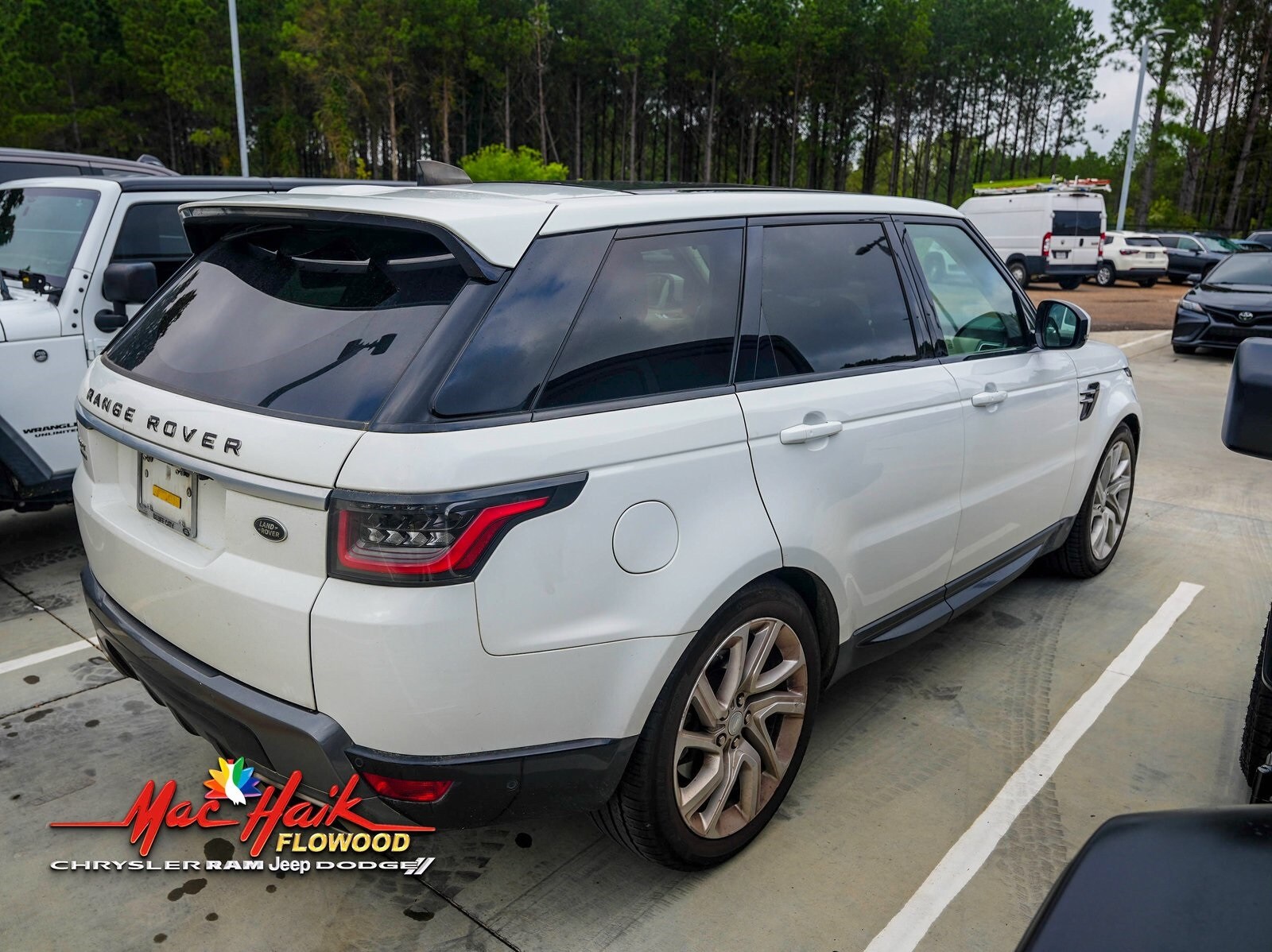 2019 Land Rover Range Rover Sport HSE photo 2