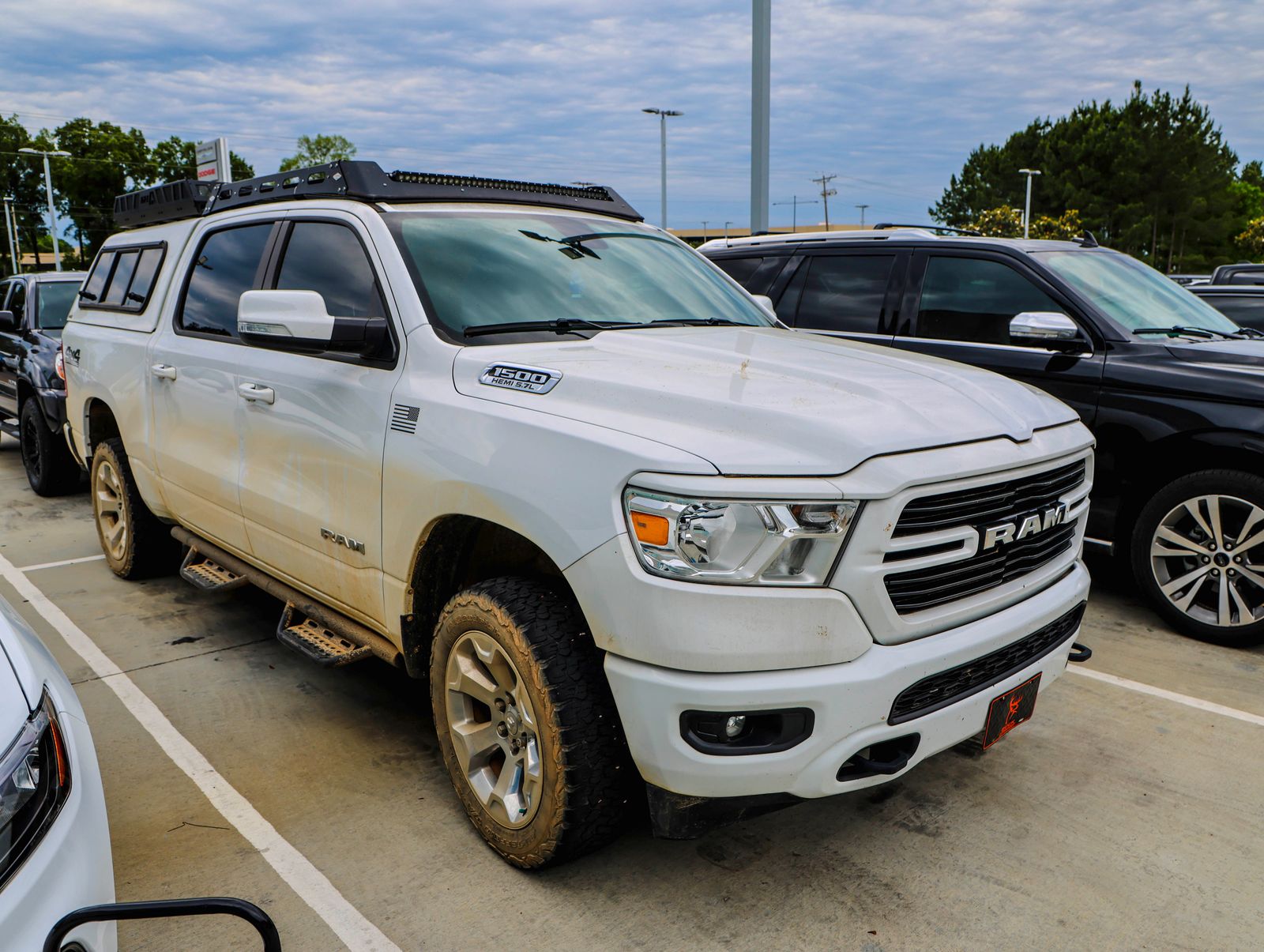 2020 RAM 1500 Big Horn/Lone Star 4x4 Crew Cab 5'7's photo