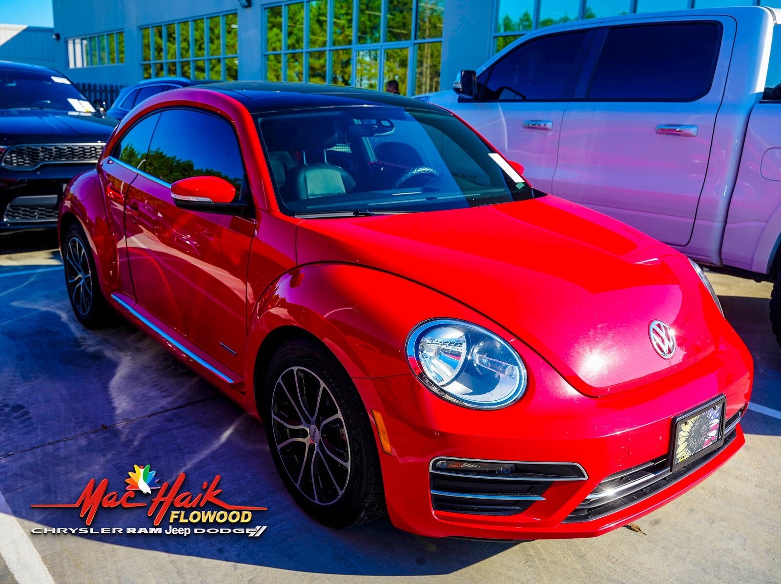 2019 Volkswagen Beetle SE photo 2