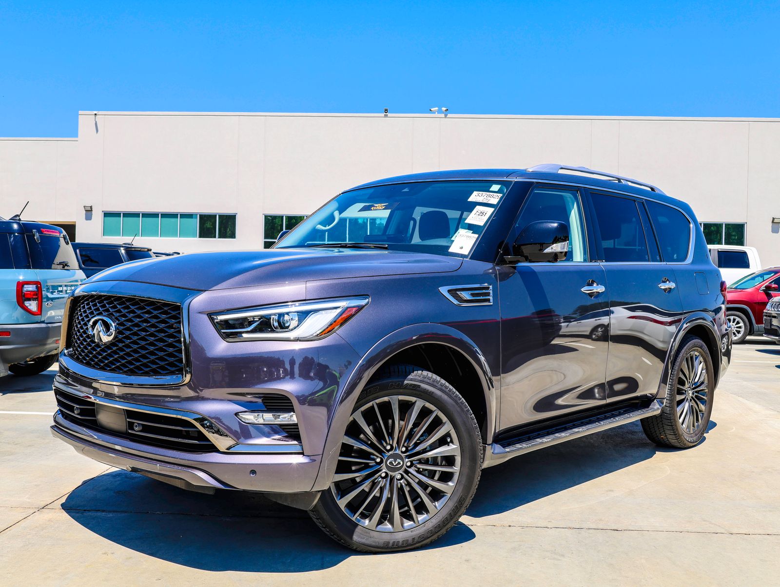 2022 INFINITI QX80 PREMIUM SELECT's photo