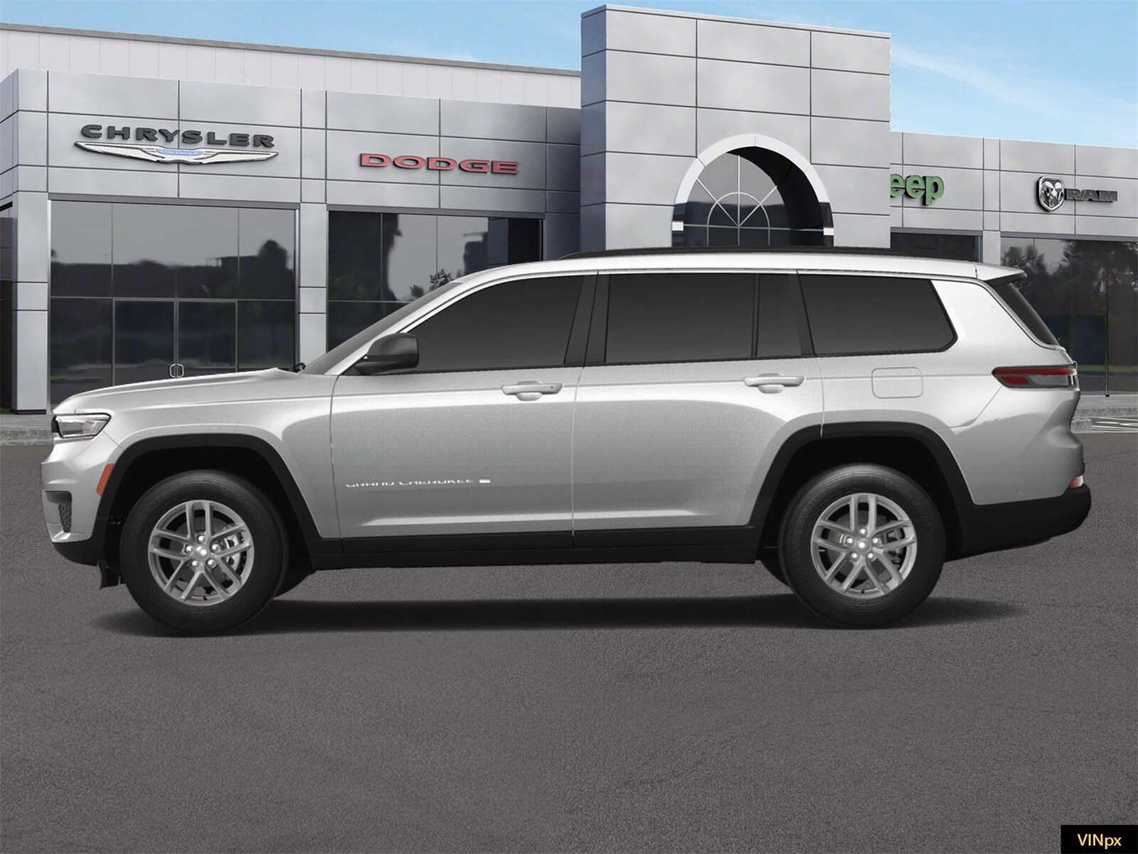 2025 Jeep Grand Cherokee Laredo X photo 3