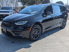 2026 Chrysler Pacifica Select Passenger Van