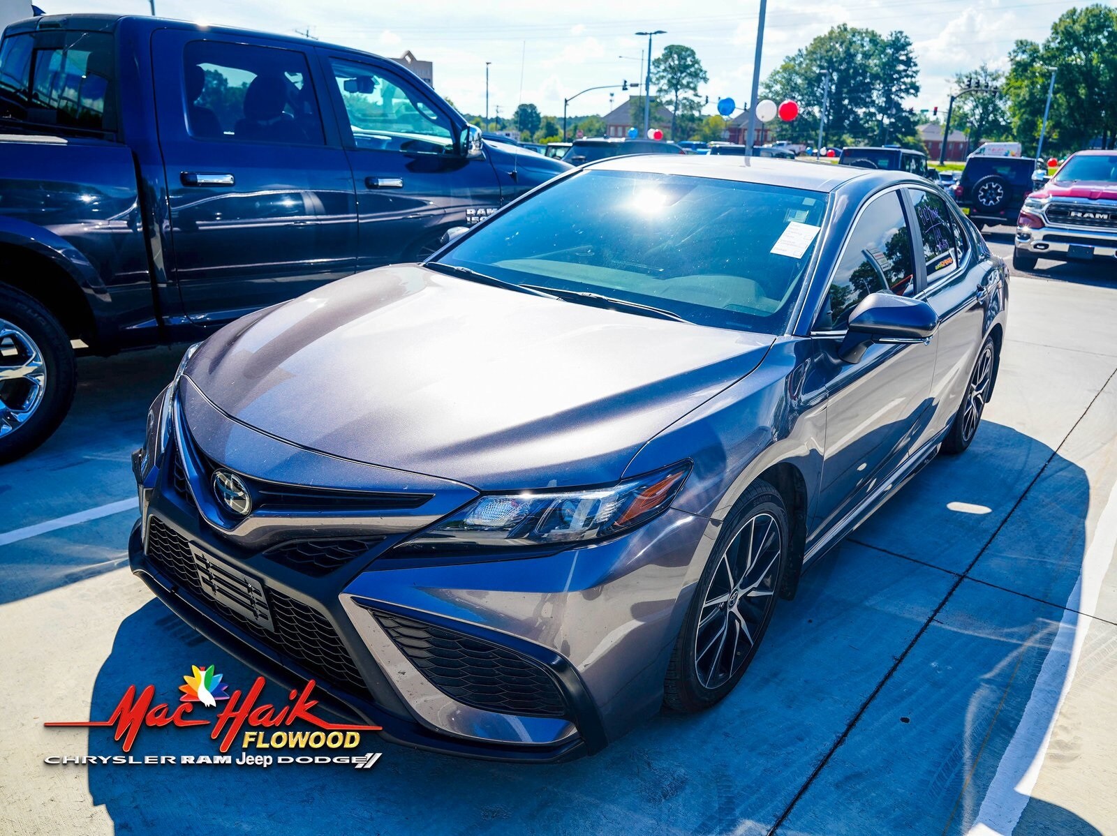 2023 Toyota Camry SE photo 2