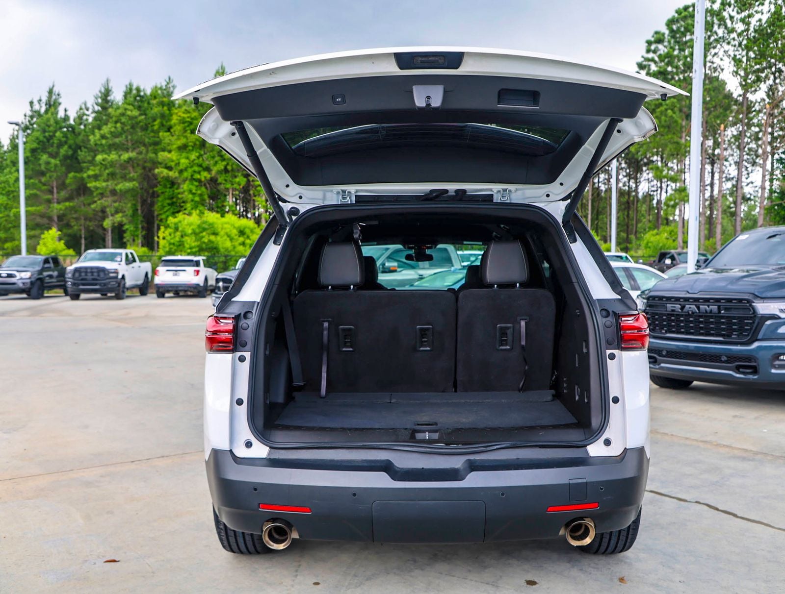 2022 Chevrolet Traverse 3LT - Photo 6