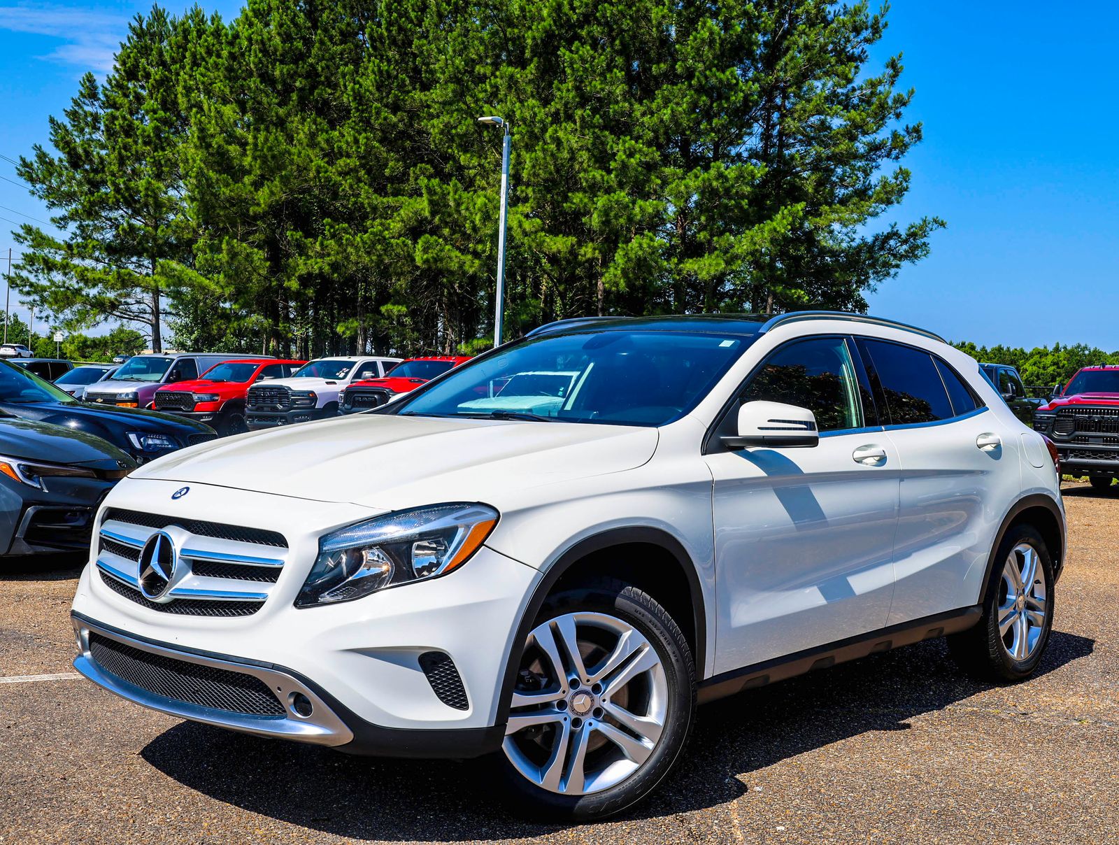 2015 Mercedes-Benz GLA GLA250's photo
